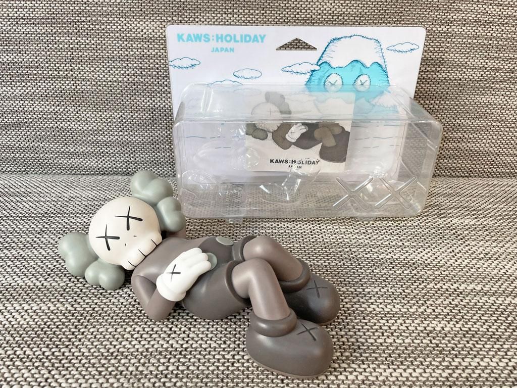 カウズ KAWS HOLIDAY JAPAN フィギュア  【新品】