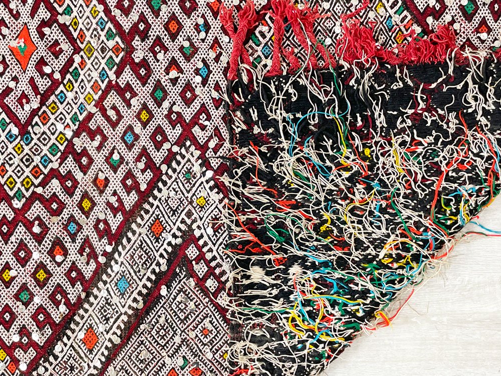 モロッコ ベルベル族 ゼモール Zemmour キリムラグ 絨毯 240×135cm ジジム織り スパンコール付き ハンドメイド ● 