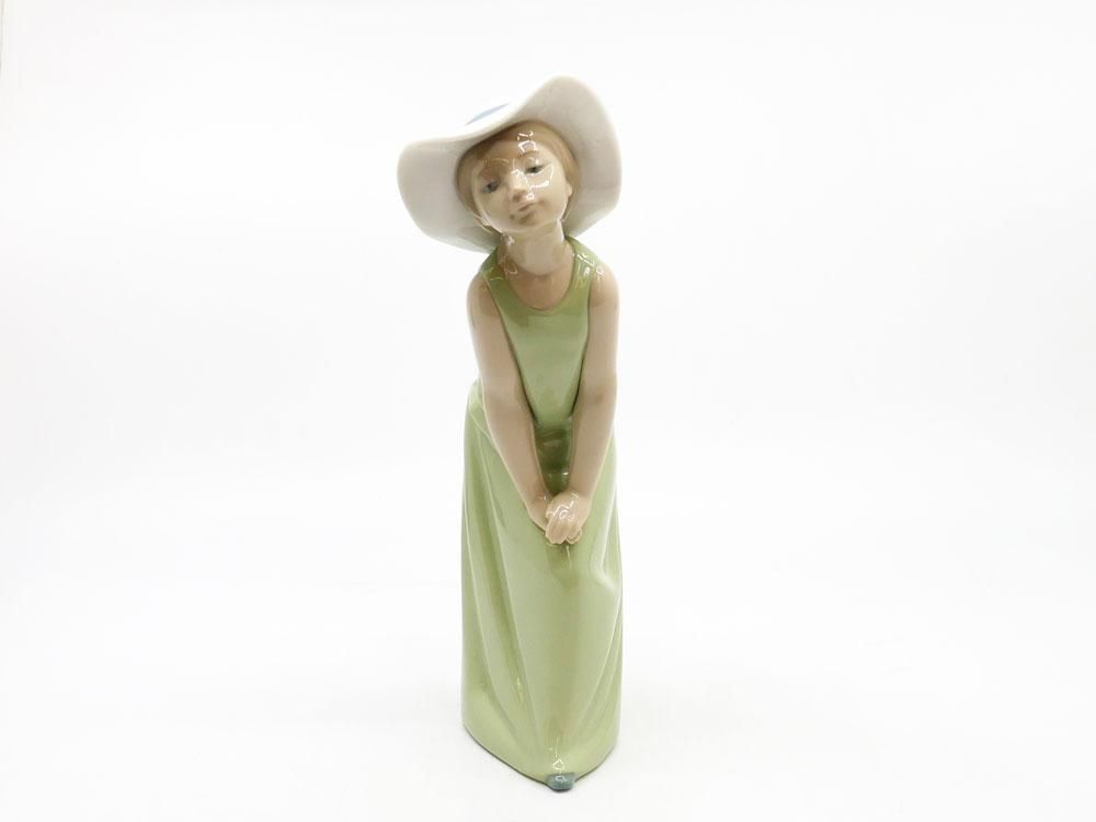 リヤドロ LLADRO 若草色の少女シリーズ 鏡の前で フィギュリン 陶器
