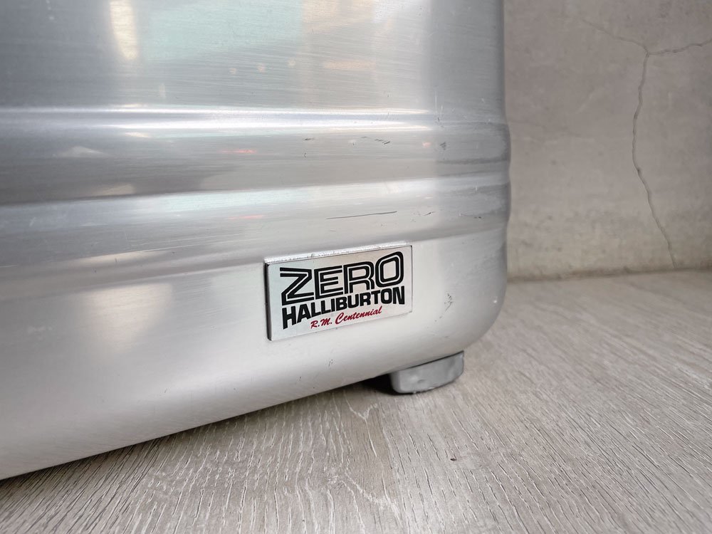 ゼロハリバートン ZERO HALLIBURTON トランク ビジネスバック アタッシュケース クリアハンドル ダイアルロック式 アルミ製 ♪