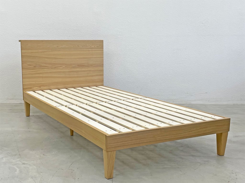 リセノ  フォーク  シングルサイズ 木製ベッドフレーム