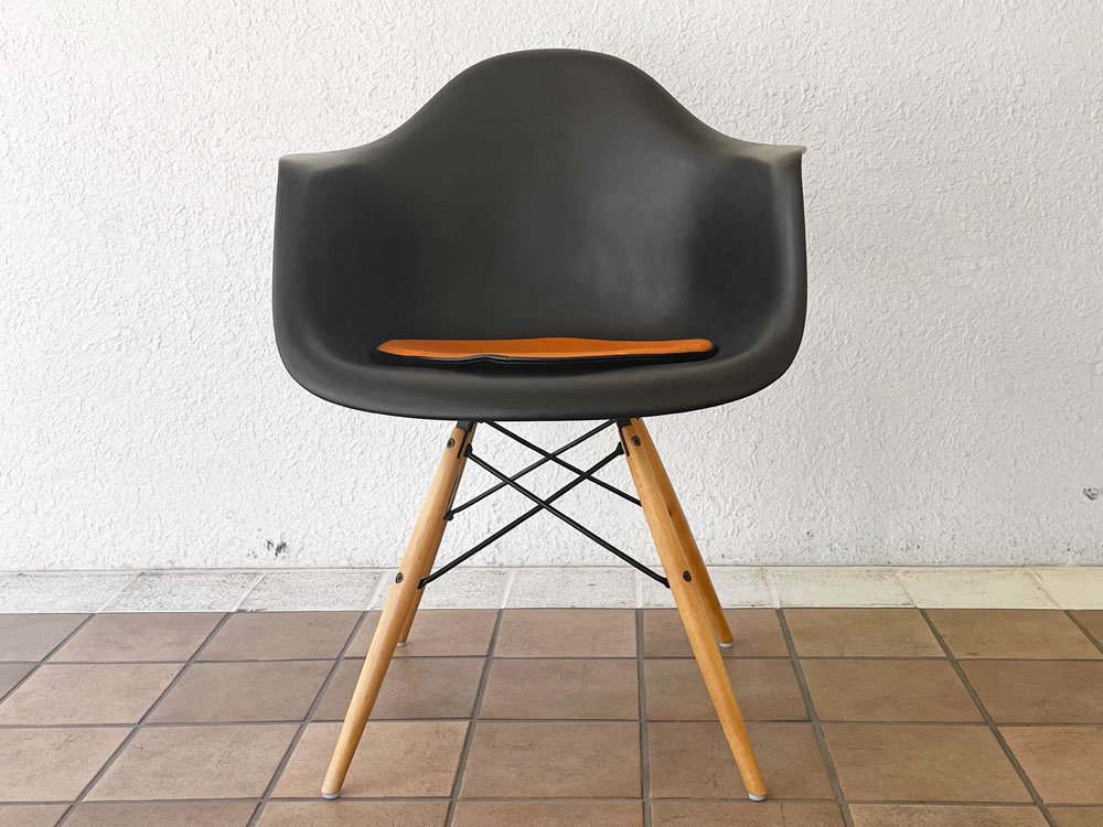 ハーマンミラー Herman Miller アームシェルチェア ポリプロピレン