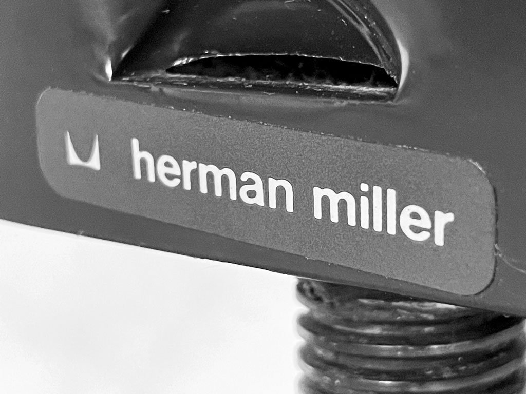 ϡޥߥ顼 Herman Miller ߥʥ॰롼 ƥ֥ ॺ ޥϥ 饤ȥ֥롼 ĥغѤ ӥơ 