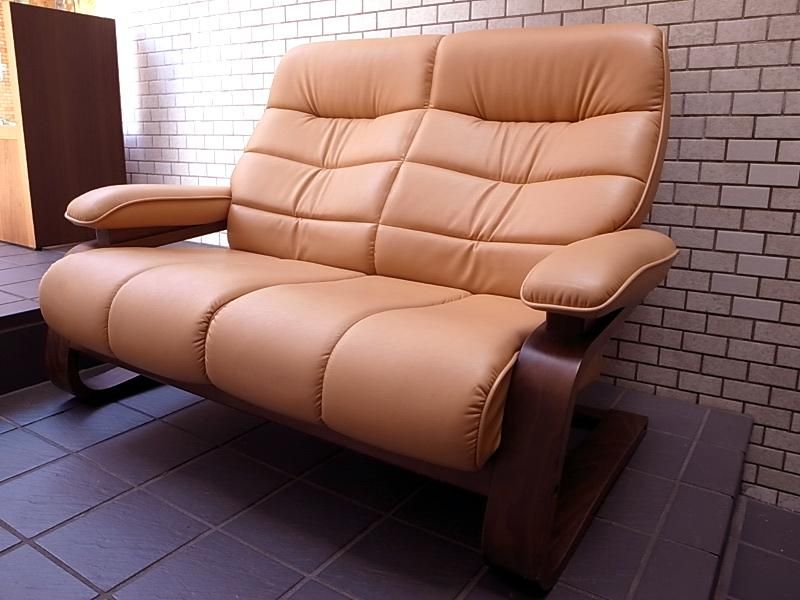 Fuji Furniture 冨士ファニチャー 2人掛け ソファ 成形合板フレーム