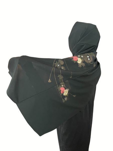 SALE【世界に一枚しかない限定品】イスラム教徒へのお土産に悩まれている方へ最高格の黒留め袖から作られた商品です。日本の伝統を海外の大事な方へのプレゼントに最適です。