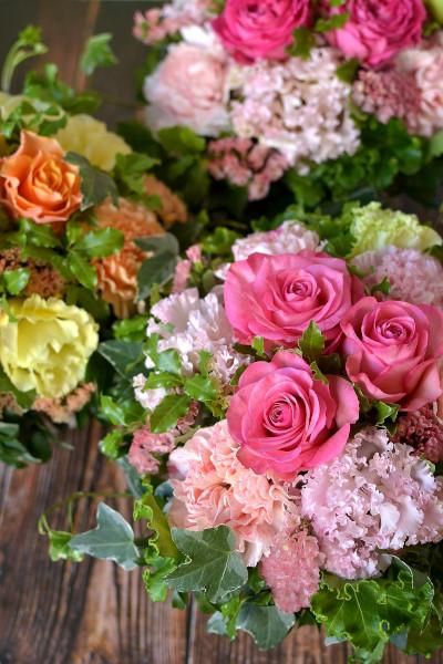 母の日ギフト 北摂 大阪府吹田市千里丘のお花屋さん花色 特別な日 大切な日に贈る花束 ブーケご予算に応じて１つずつ丁寧にお作りします