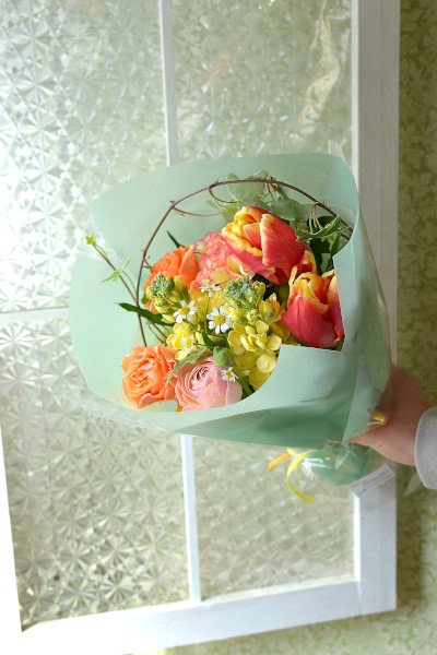 3000円花束 北摂 吹田千里丘のお花屋さん 花束 アレンジメントなどのフラワーギフトは花色へお任せください