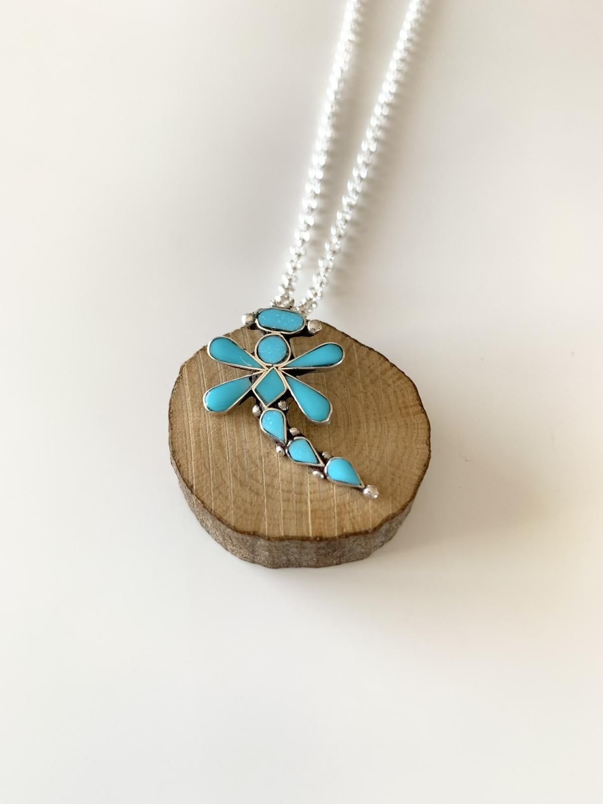 トライバルスタイル ターコイズ 骨 ペンダント ズニ族 ターコイズインレイトンボペンダントトップ