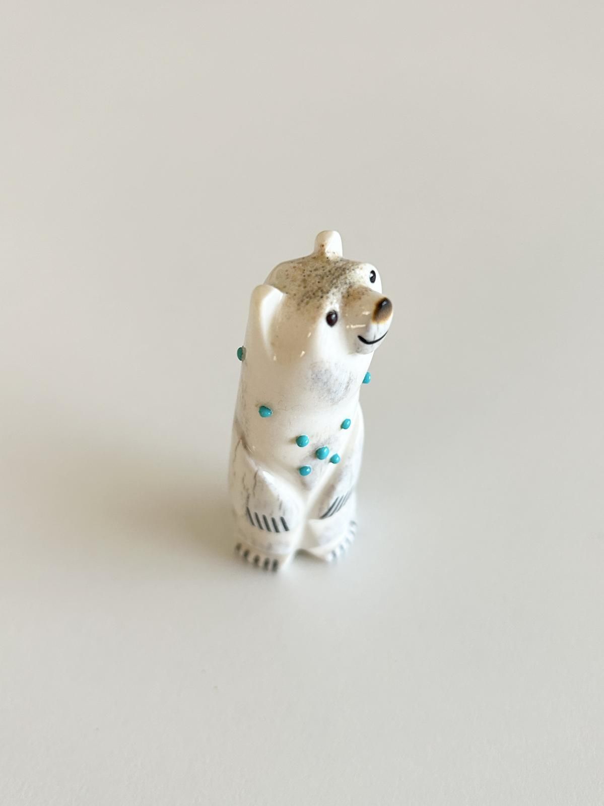 ズニ族 くまフェティッシュ（鹿の角） - インディアンジュエリー