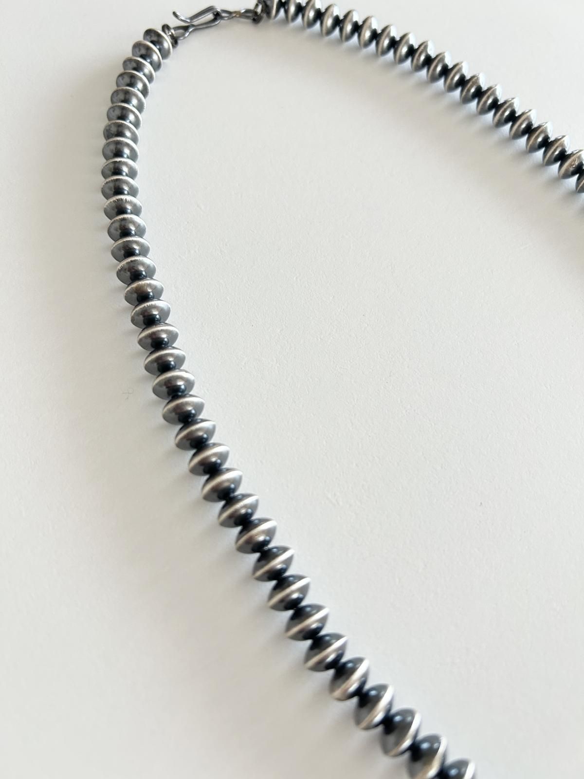 ナバホ族 シルバーオールハンドメイドナバホパールネックレス