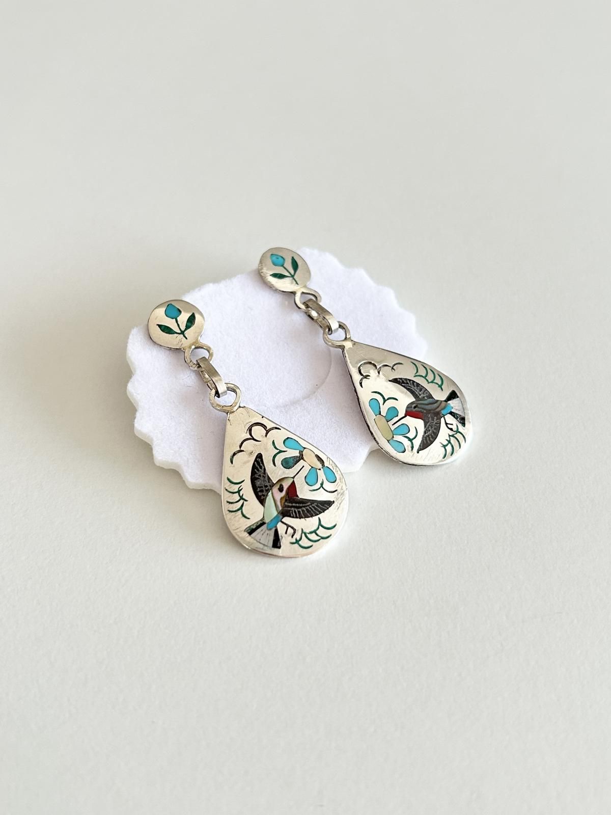 ズニ族 マルチカラーインレイハミングバードゆらゆらピアス