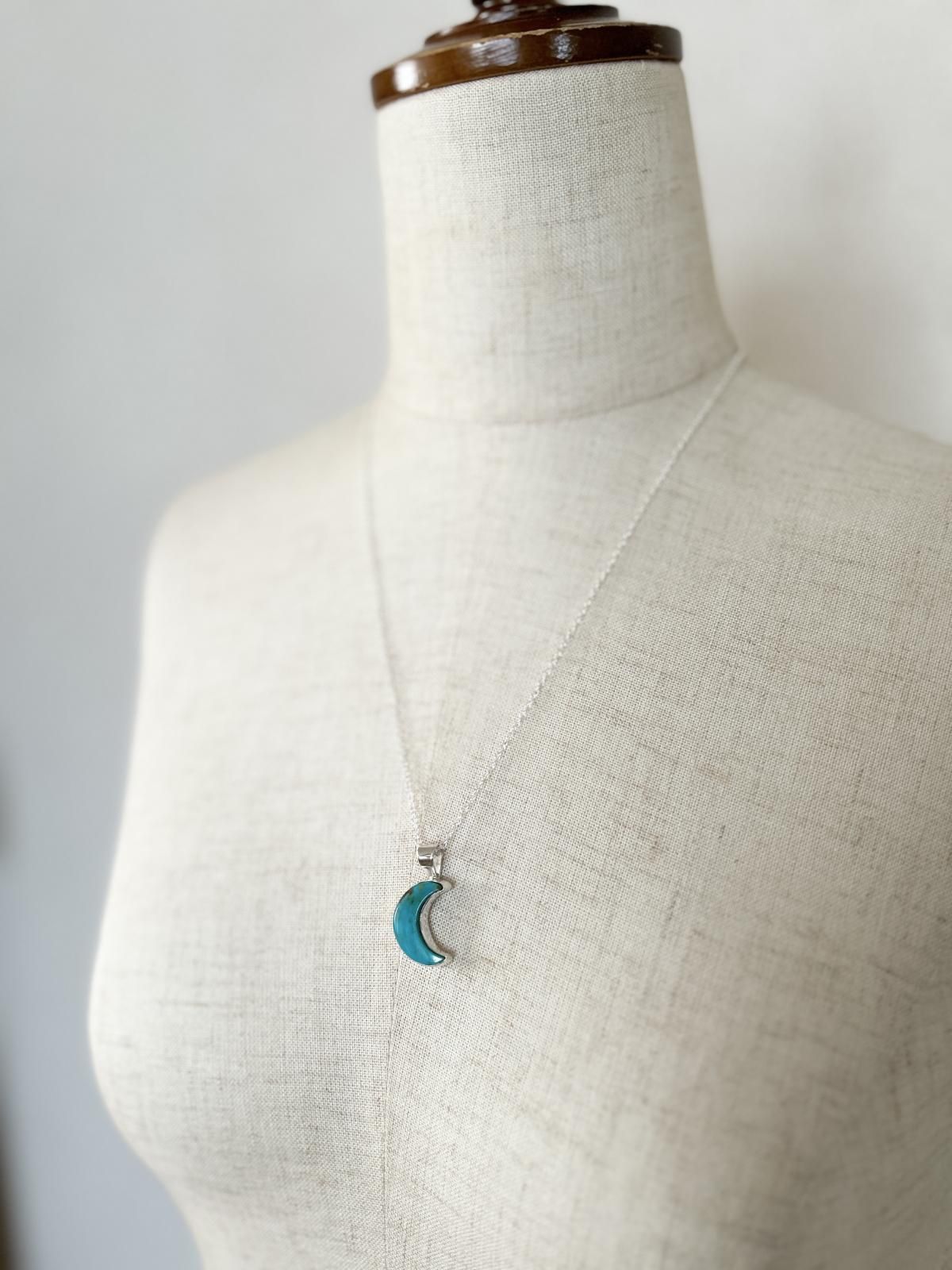 ナバホ族 キングマンターコイズムーンペンダントトップ（M