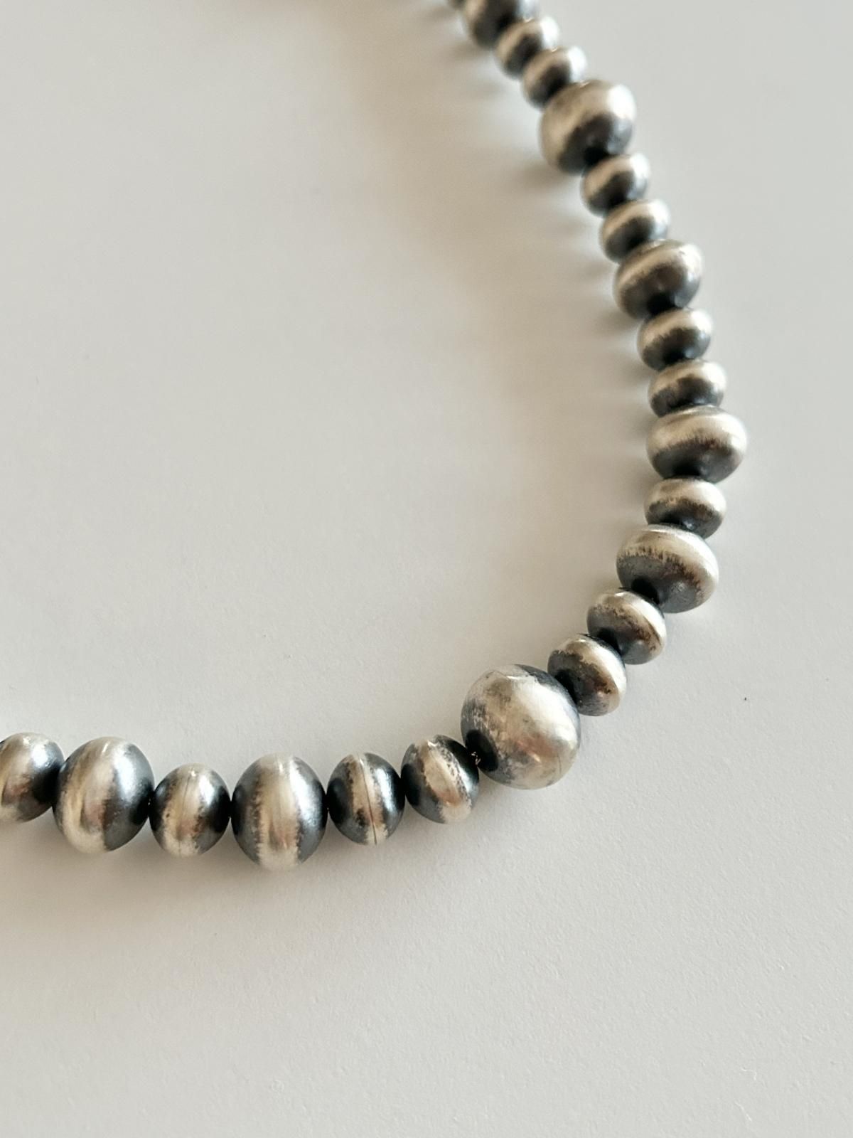 ナバホ族 シルバーオールハンドメイドランダムサイズナバホパール