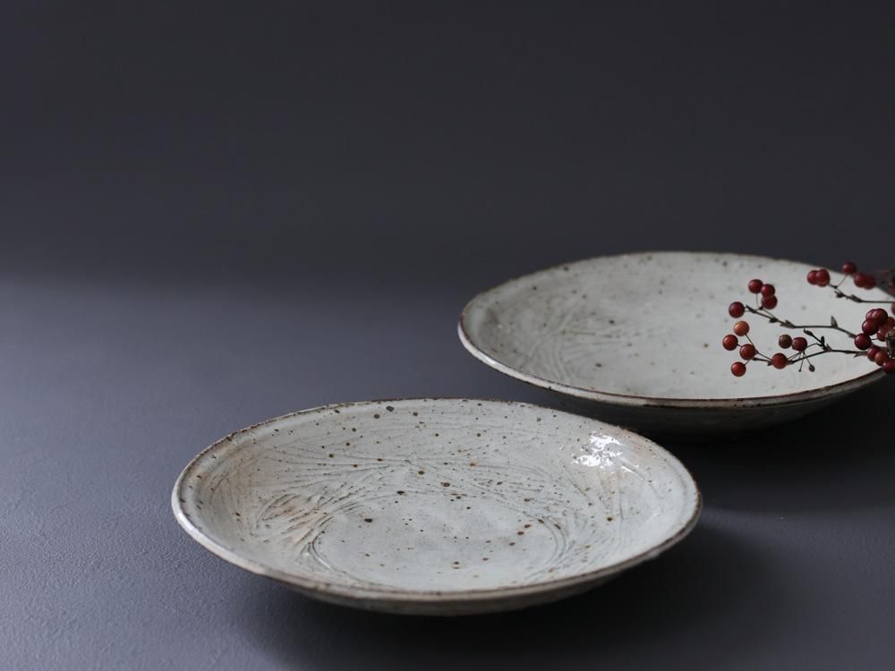常滑で制作されている井上茂さんの器- 暮らしに寄り添う手仕事の