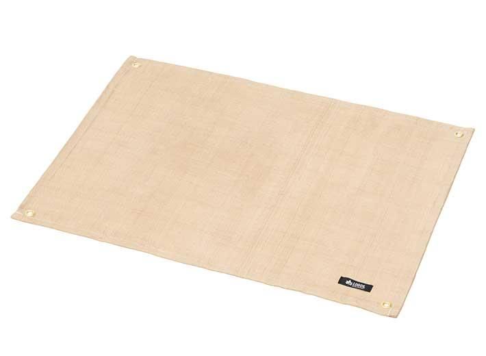 LOGOS(ロゴス) 81064021 たき火台シート 80×60cm 耐火シート 耐熱温度約500℃ BBQ スポーツ・アウトドア用品の通販|SPORTSMART-スポーツマート LOGOS ロゴス たき火台シート 耐熱温度500℃の耐火シート 芝生やウッドデッキの上でも安心して焚き火台が使える 大サイズだからBBQグリルの下にもセット可能