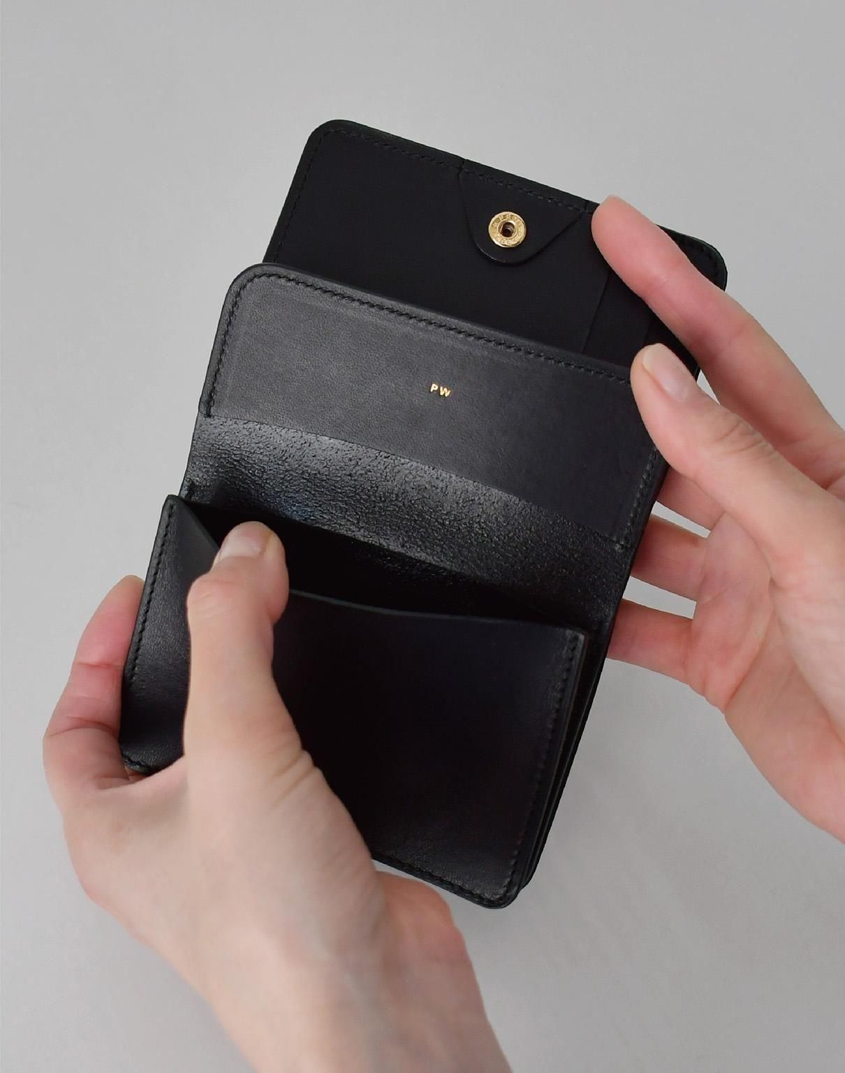 forme post wallet serpentine black
