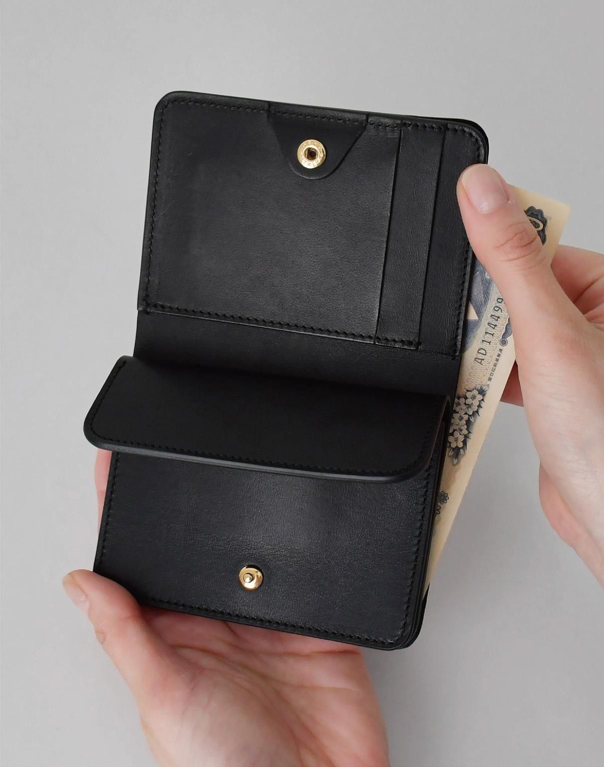 forme post wallet serpentine black