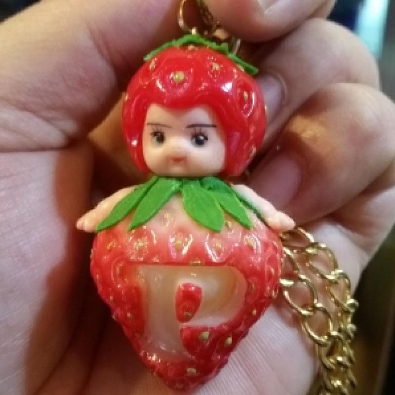 アルファベット苺キューピーちゃん（バッグチェーン） - 秘密の苺MICOE