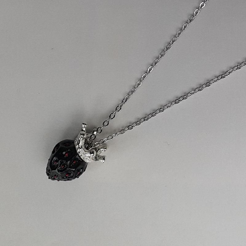 小粒な苺ネックレス Smallstrawberry neckrace - 秘密の苺MICOE