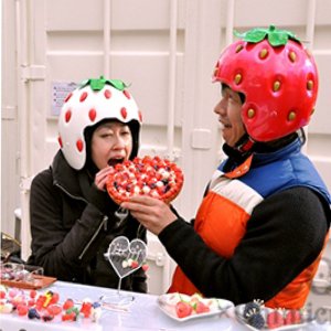 ベリメット　Strawberry Helmet