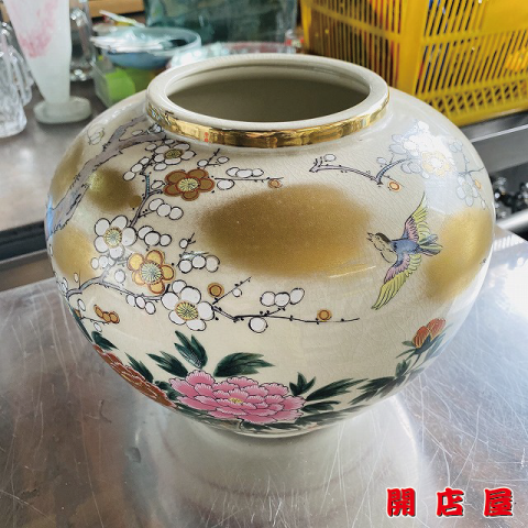 九谷焼 花瓶 有田焼？　俊右衛門作　ツボ　壺　椿　花柄 九谷焼 花瓶 有田焼？ 俊右衛門作 ツボ 壺 椿 花柄