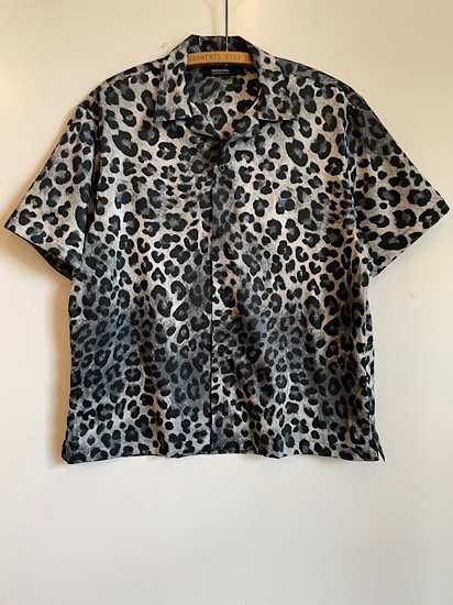 <img class='new_mark_img1' src='https://img.shop-pro.jp/img/new/icons13.gif' style='border:none;display:inline;margin:0px;padding:0px;width:auto;' />R9 Leopard S/S Shirt