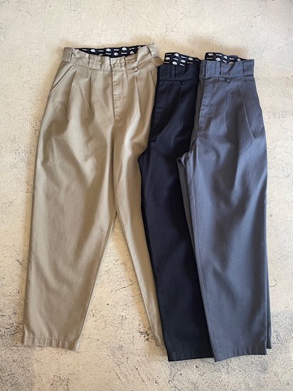 <img class='new_mark_img1' src='https://img.shop-pro.jp/img/new/icons13.gif' style='border:none;display:inline;margin:0px;padding:0px;width:auto;' />DICKIES 2TUCK PANTS