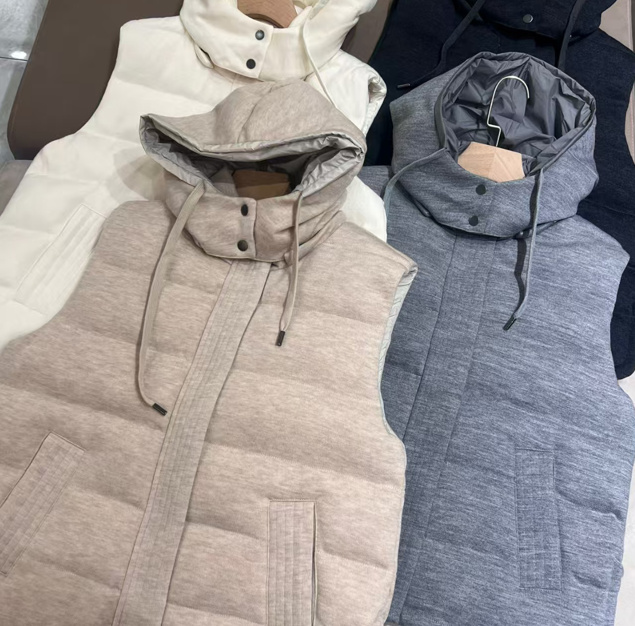 本日スーパーお値下げドゥロワー正規店購入ダウンベスト 本日スーパーお値下げドゥロワー正規店購入ダウンベスト