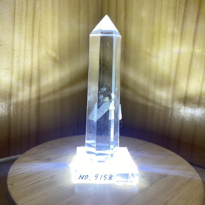 ガネーシュヒマラヤ天然水晶のポイントサイズ：約H72.7×W15.7mm
　　重量：34g
