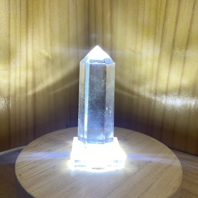 ガネーシュヒマラヤ天然水晶のポイントサイズ：約H37×W23mm　　　　　　　　　　　　　　　　　　　　　　　　　重量：49g