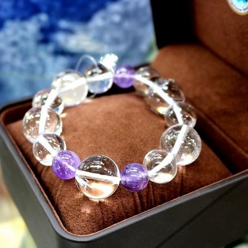 ヒマラヤ水晶ブレスレット18mm、15mm玉、アメジスト10mm、 腕