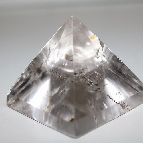 ガネッシュヒマラヤ水晶ピラミッド