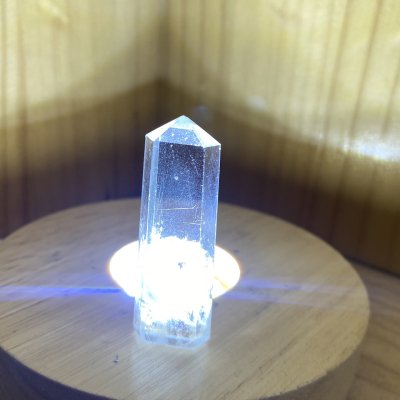 ガネーシュヒマラヤ天然水晶のポイントサイズ：約H44.5×W12.9mm
重量　：13g