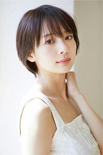 【直筆サイン入り】岡田紗佳　2025年壁掛けカレンダー　ピンクと黒　2本 直筆サイン入り】岡田紗佳 2025年壁掛けカレンダー ピンクと黒 2