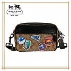 󥺡ǥѡCOACH GRAHAM CROSSBODY WITH TRAVEL PATCHESF72947QBTN2