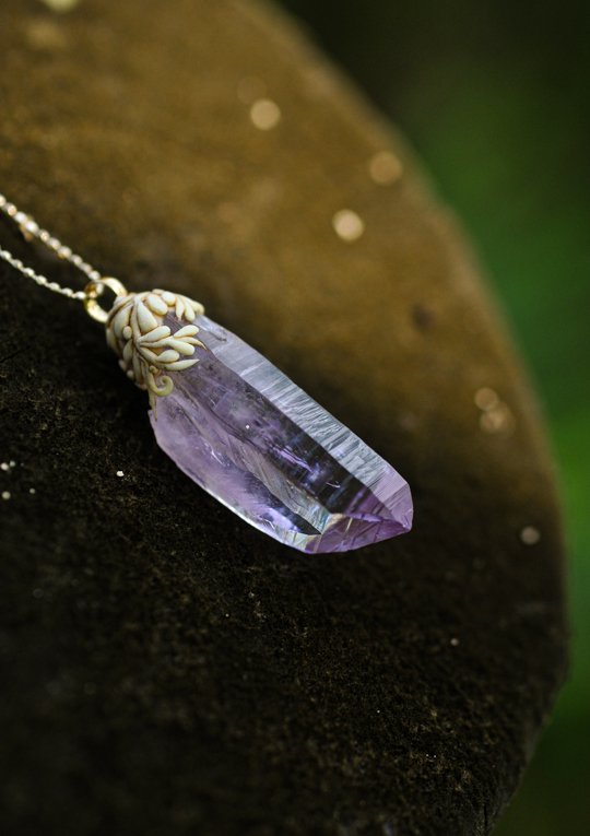 国産紫水晶「雨塚山ペンダントトップ01」／天然石ペンダント- 天然石 