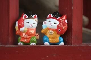 商売繁盛の招き猫 Amazon.co.jp: EnergyPower 招き猫 プレミアム白磁製 金運招財