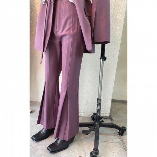 <img class='new_mark_img1' src='https://img.shop-pro.jp/img/new/icons16.gif' style='border:none;display:inline;margin:0px;padding:0px;width:auto;' />MURRAL TUCKED FLARE TROUSERS ミューラル タックド フレア パンツ
