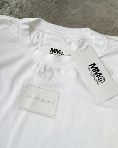 MM6 MAISON MARGIELA T-SHIRTS  エムエムシックスメゾンマルジェラ ラベル Tシャツ