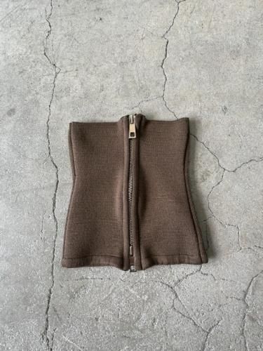 <img class='new_mark_img1' src='https://img.shop-pro.jp/img/new/icons16.gif' style='border:none;display:inline;margin:0px;padding:0px;width:auto;' />NEU_IN  Curly zipped neck warmer ニューイン カーリージップ ネックウォーマー