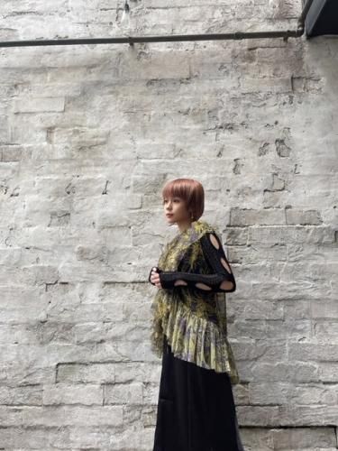<img class='new_mark_img1' src='https://img.shop-pro.jp/img/new/icons16.gif' style='border:none;display:inline;margin:0px;padding:0px;width:auto;' />FUMIE TANAKA MESH FRILL VEST フミエタナカ メッシュフリル ベスト