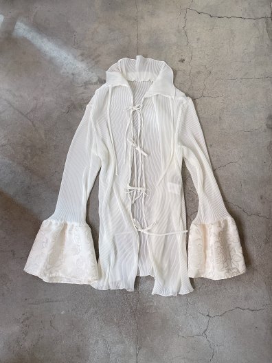 <img class='new_mark_img1' src='https://img.shop-pro.jp/img/new/icons16.gif' style='border:none;display:inline;margin:0px;padding:0px;width:auto;' />FUMIE TANAKA PLEATS BLOUSE フミエタナカ プリーツブラウス