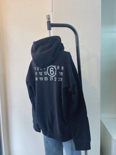 MM6 MAISON MARGIELA GLITTER LOGO SWEAT HOODIE २ॷå᥾ޥ른 å åȥաǥ