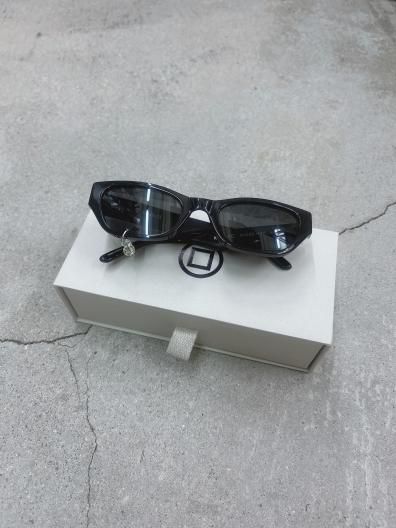 KIMHEKIM CRYSTAL TEAR CAT-EYE SUNGLASSES إ ꥹ ƥ åȥ 󥰥饹