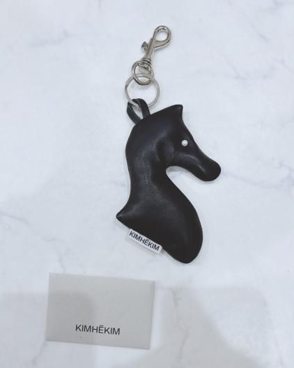 KIMHEKIM ZODIAC HORSE KEYRING إ ۡ 