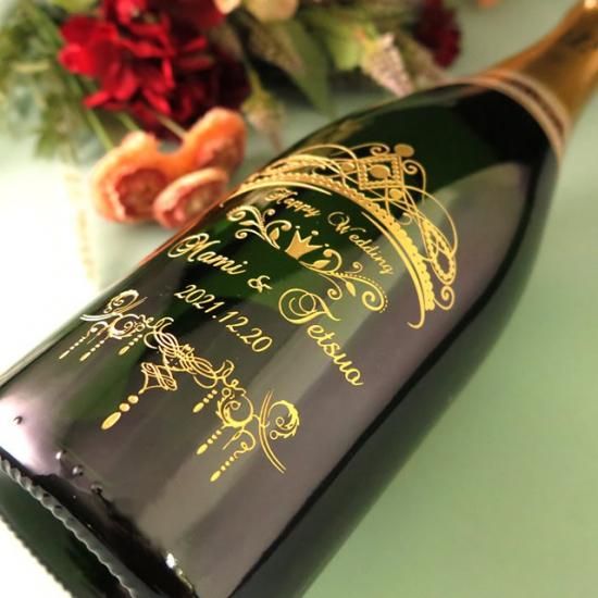 王室御用達のシャンパン ローラン・ペリエ 750ml - お祝いに彫刻 王室御用達のシャンパン ローラン・ペリエ 750ml - お祝いに彫刻