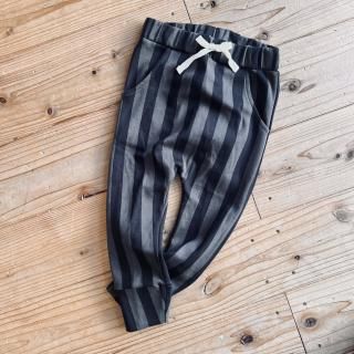 <img class='new_mark_img1' src='https://img.shop-pro.jp/img/new/icons14.gif' style='border:none;display:inline;margin:0px;padding:0px;width:auto;' />[ webstore] arkakama spring'25 : CIRCUS  SPD LEGGINGS (DARK GREY x CHARCOAL)
