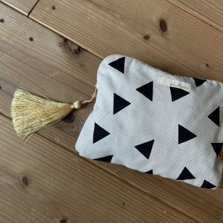  arkakama BASIC :   Triangle  small  PORCH  ( IVORY x BLACK )