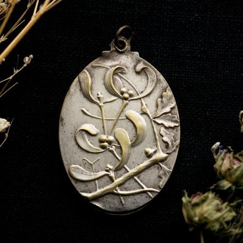 フランスアンティーク　すずらん　ミラー付きペンダントトップ　シャトレーン　鈴蘭 フランスアンティーク すずらん ミラー付きペンダントトップ