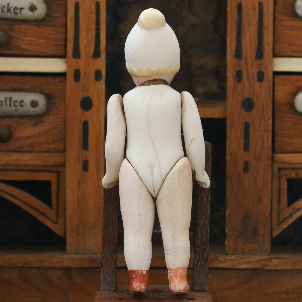 帽子の女の子のビスクドール（ドイツ1920年頃） - Guignol
